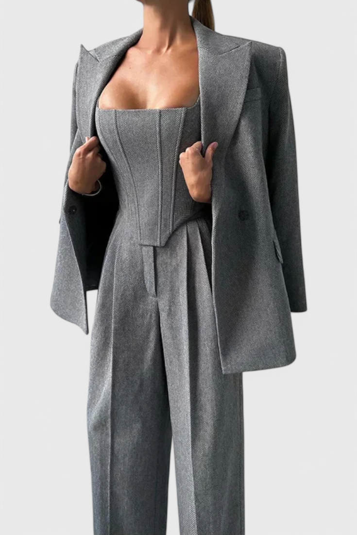 Evena Completo Pantaloni per un'Eleganza Sicura