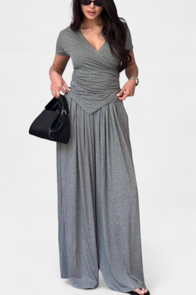 Ruslana Completo Comodo di Due Pezzi con Scollatura a V Incrociata