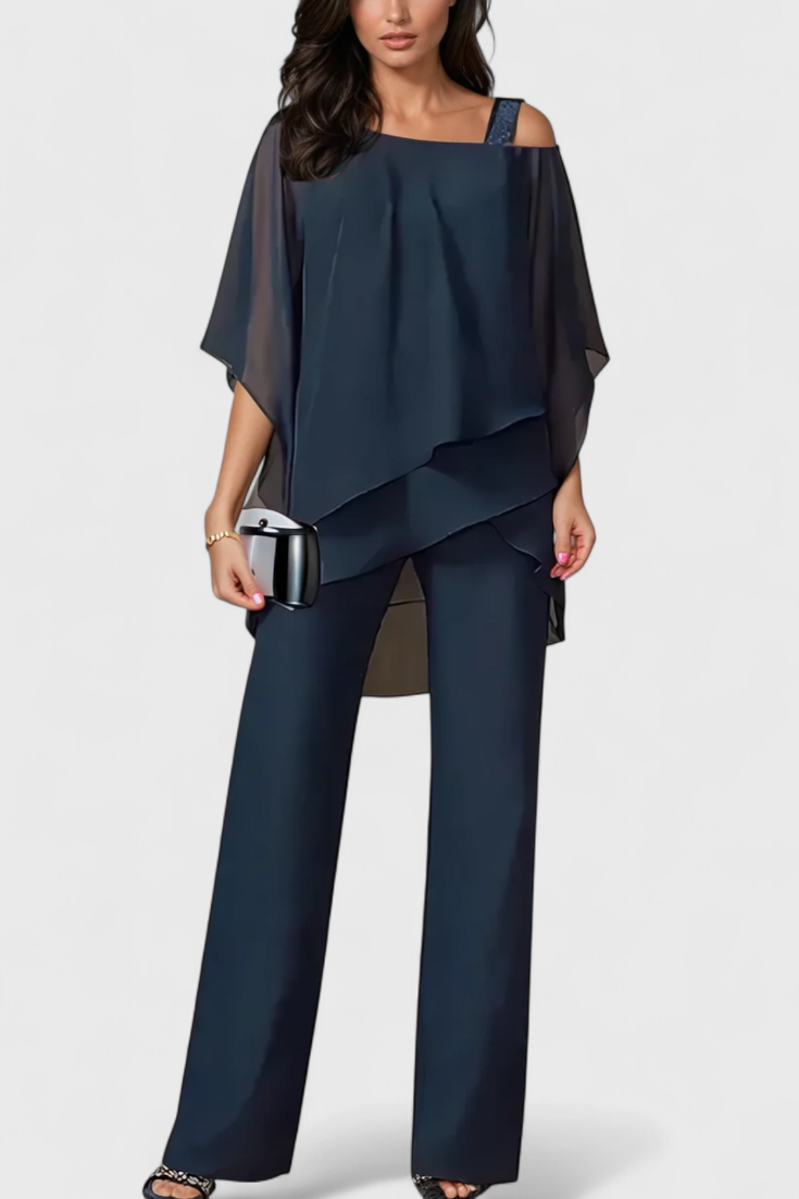 Kitty Set di Due Pezzi con Spalle Scoperte e Silhouette Fluttuante