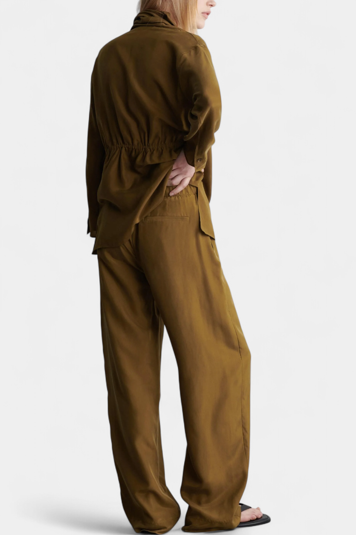 Completo Blazer con Revers e Pantaloni Coordinati Sue