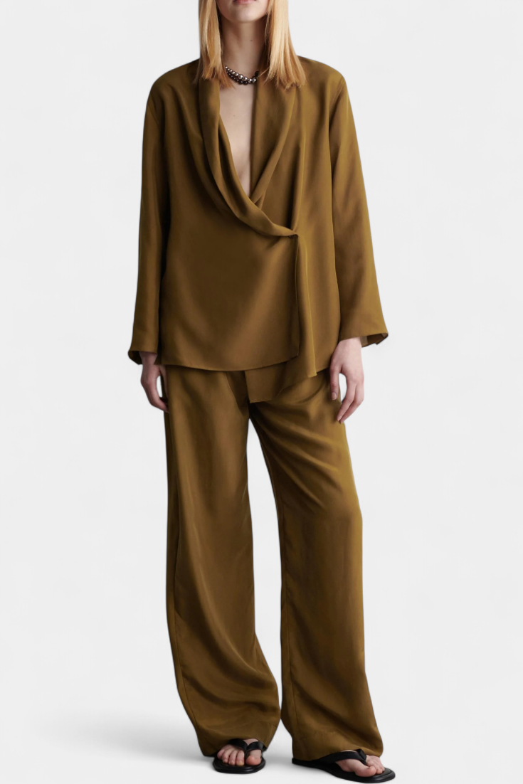 Completo Blazer con Revers e Pantaloni Coordinati Sue